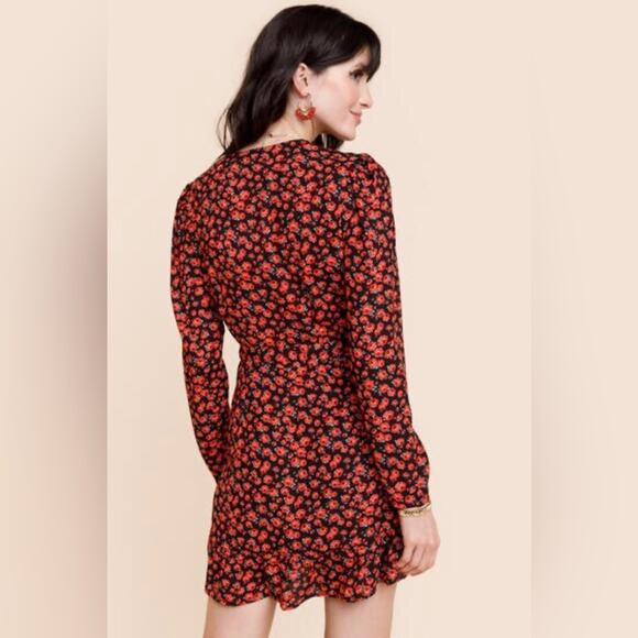 Francescas NWT Size Large Red/Black Kamilla Rose Floral Printed Wrap Mini Dress - Picture 4 of 11